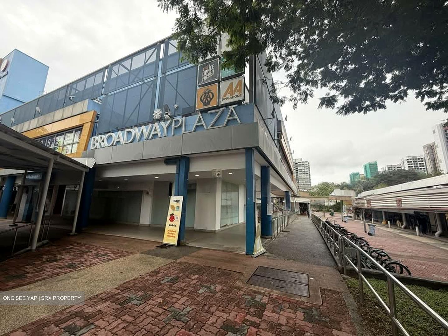 Broadway Cinema (D20), Retail #567612631